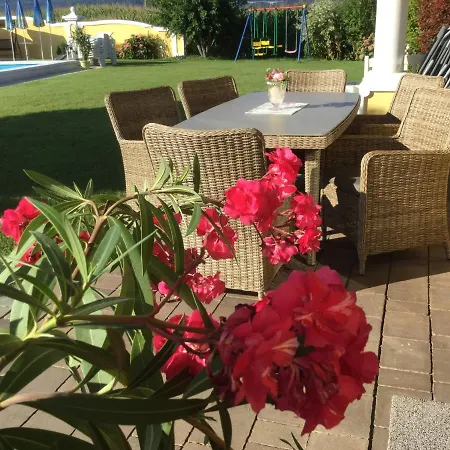 Panorama Schloessl Velden am Woerthersee
