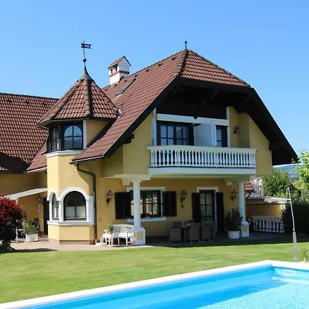 Panorama Schloessl Velden am Wörthersee