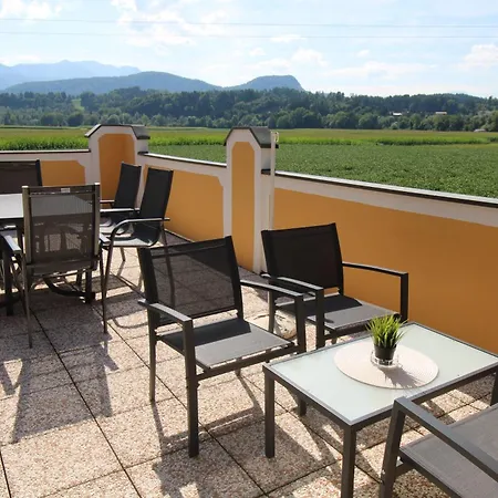 Panorama Schloessl Apartment Velden am Woerthersee