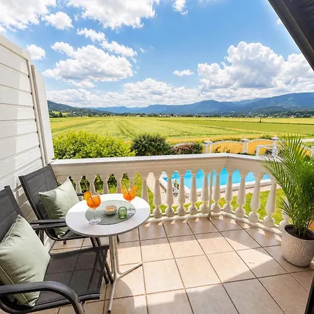 Panorama Schloessl Apartment Velden am Woerthersee
