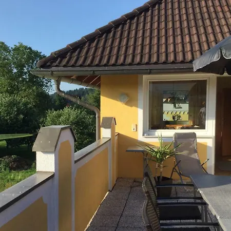 Panorama Schloessl * Velden am Woerthersee
