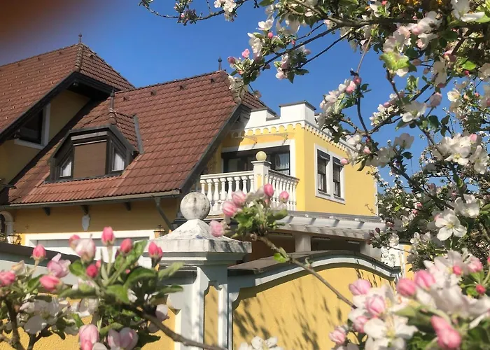 Panorama Schloessl Velden am Wörthersee
