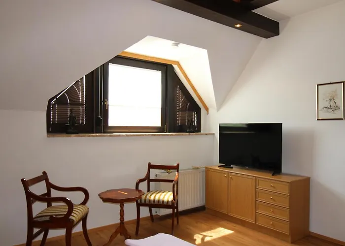 Panorama Schloessl * וולדן אם וורתרסי