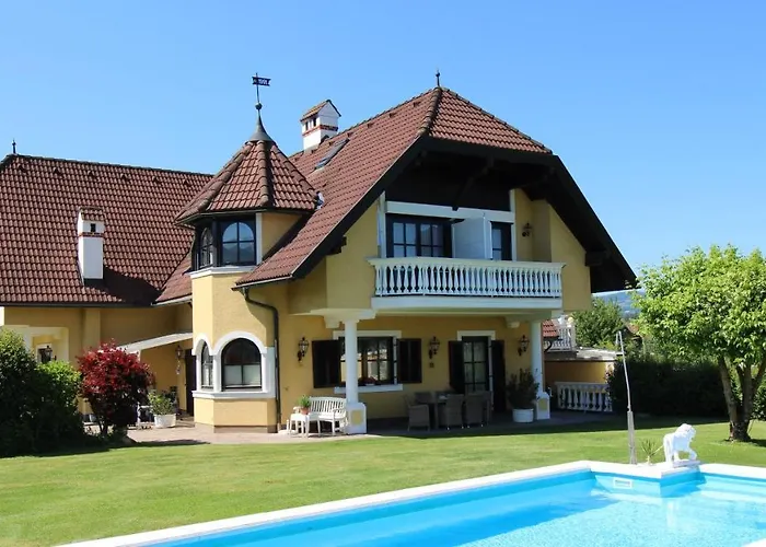 Panorama Schloessl Velden am Wörthersee