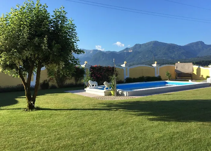 Panorama Schloessl * Velden am Wörthersee